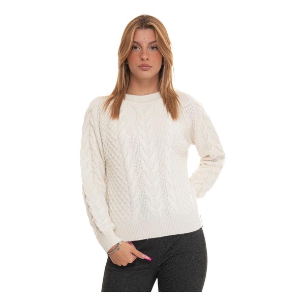 Cable Knit Round-neck Pullover