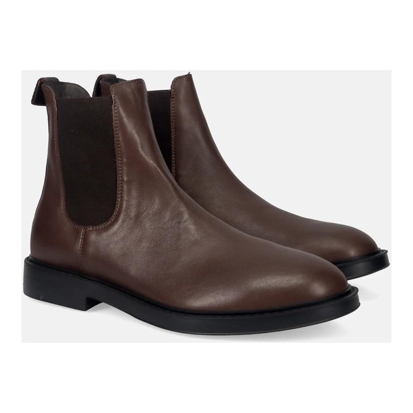 Brown Chelsea Boots Classic Style