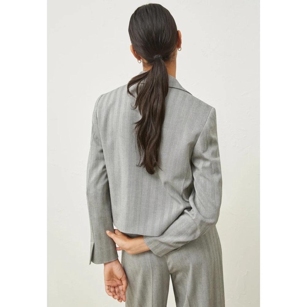 Grey Lester Jacket versatile and elegant