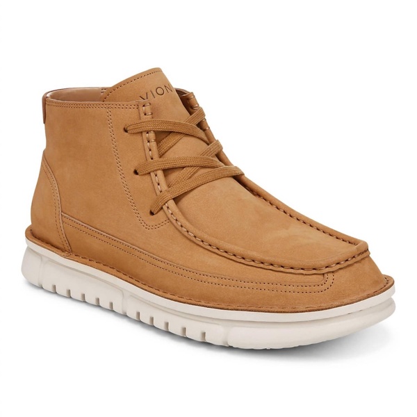 men's uptown chukka boots in tan