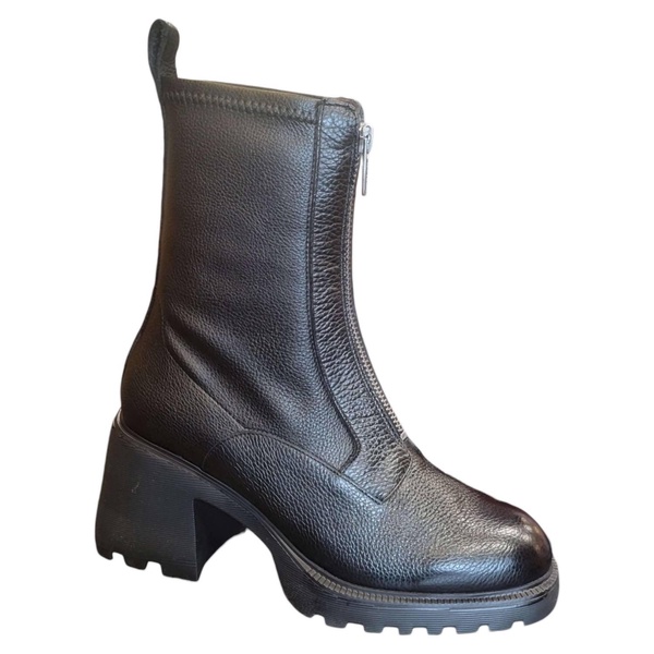 women's front zip boots in black