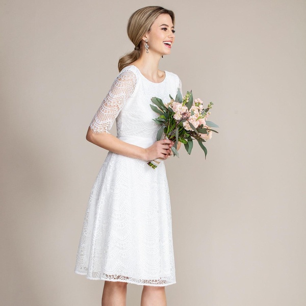 Evie Lace Wedding Dress In Ivory Lace