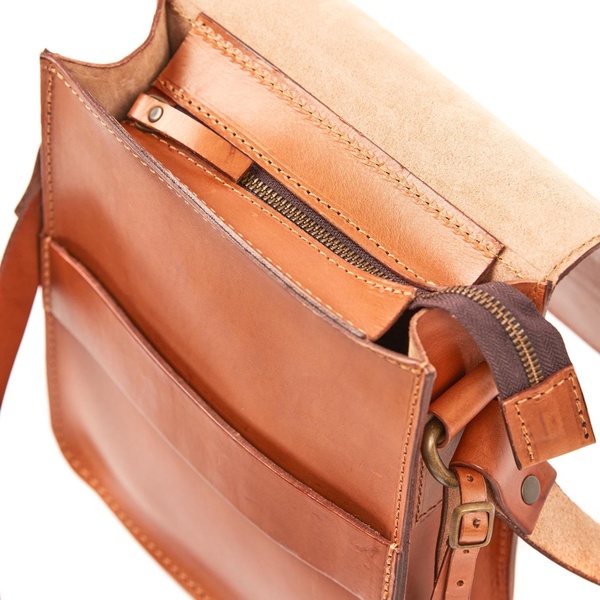 Leather Messenger Brown Camden Collection