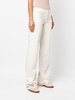 wore-leg oversize trousers