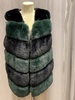 rita faux fur vest in noir/emerald