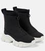 Glint logo snow boots