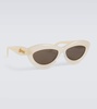 Curvy oval sunglasses