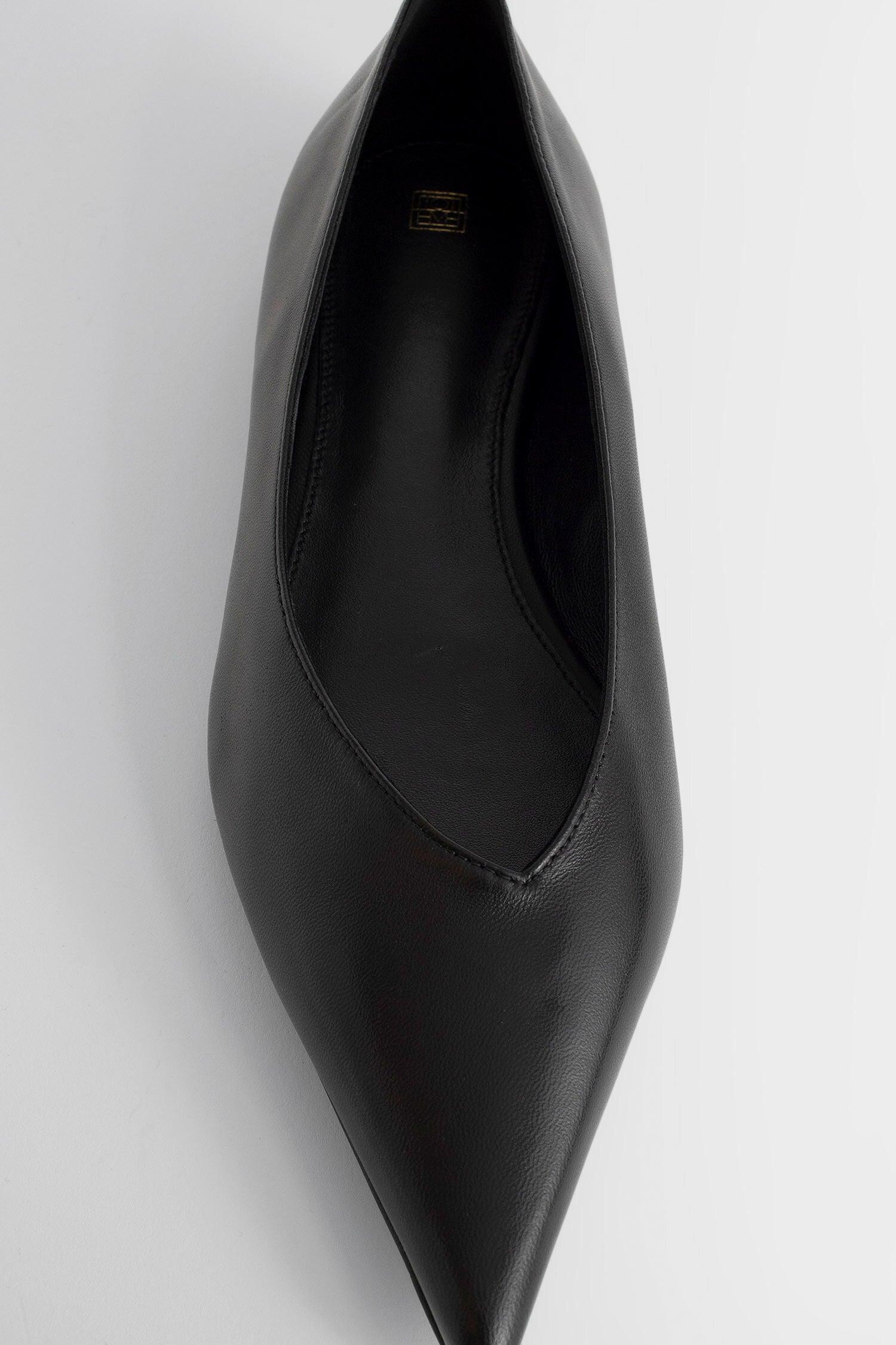 the asymmetric ballerina flats