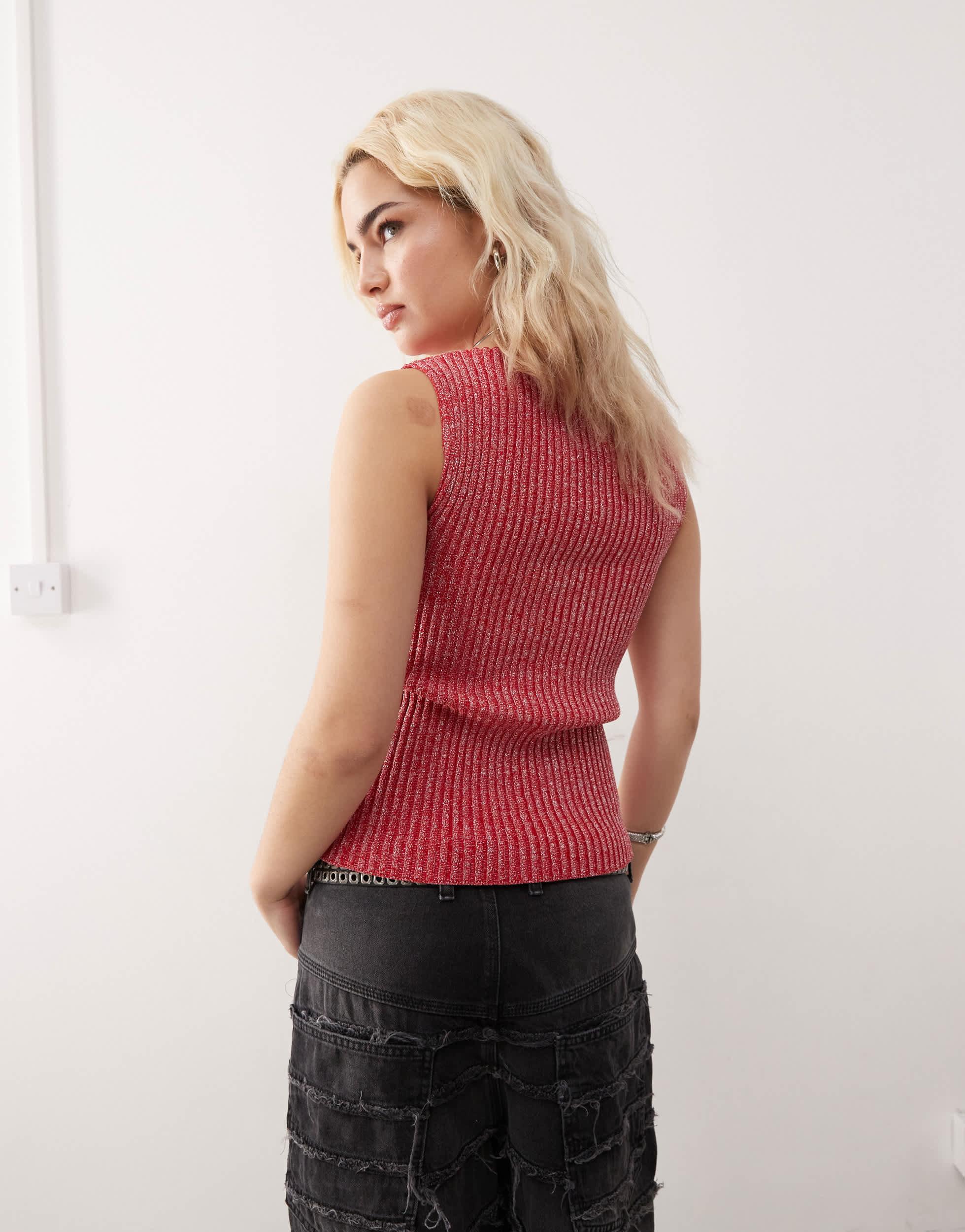 COLLUSION shimmer knit tank in red