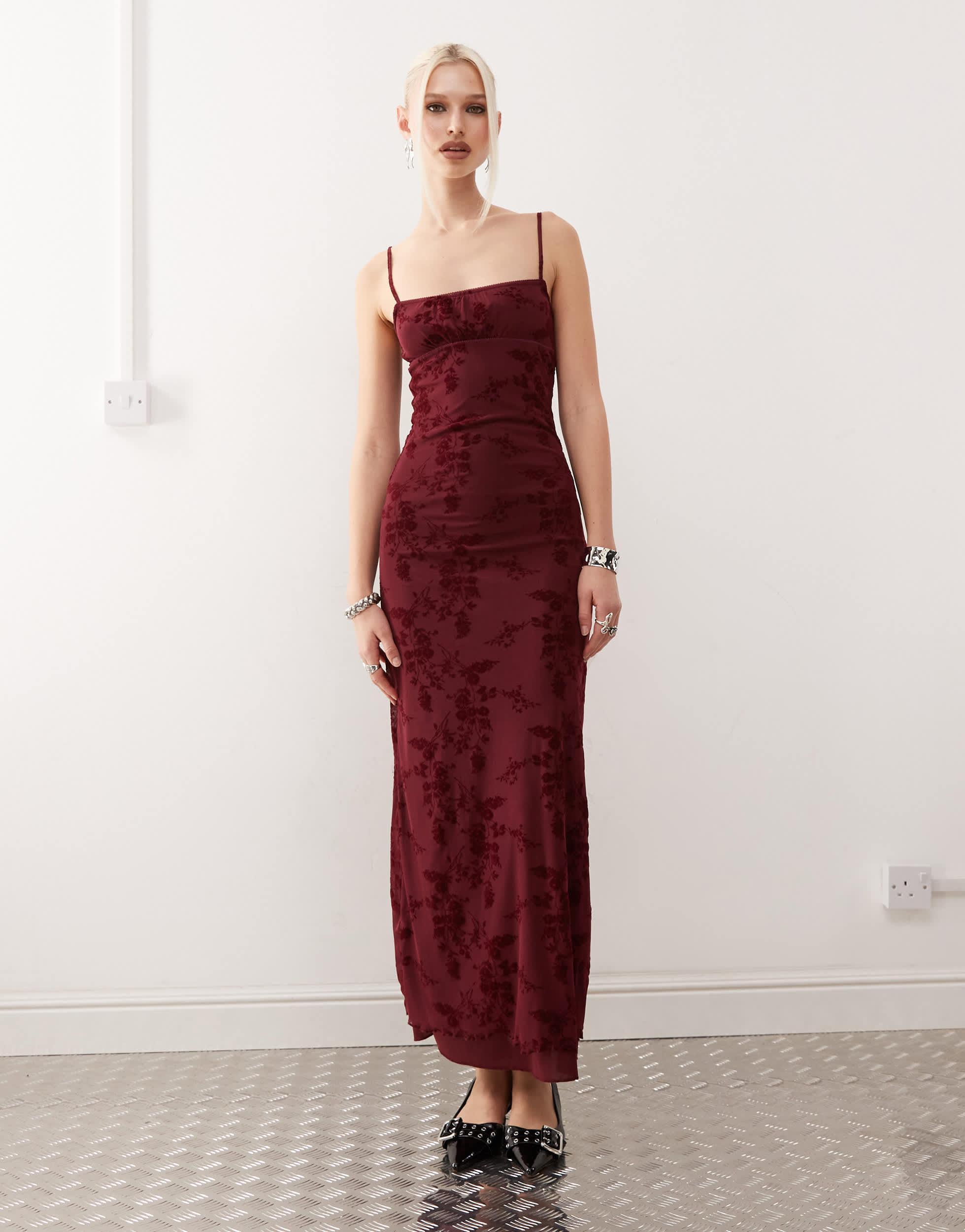 Motel darsih flocked floral maxi cami dress in burgundy