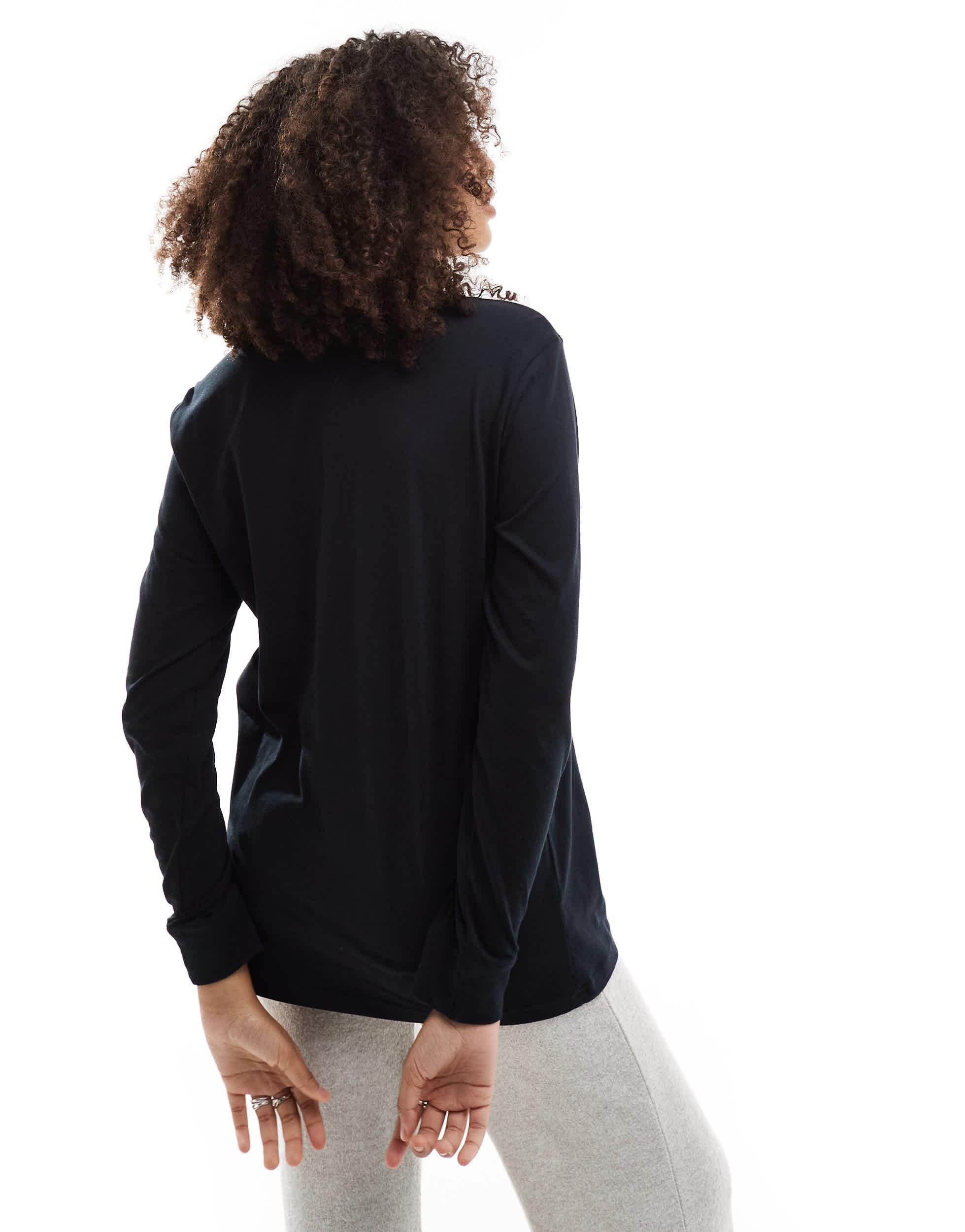 Columbia North Cascades long sleeve t-shirt in black and gem