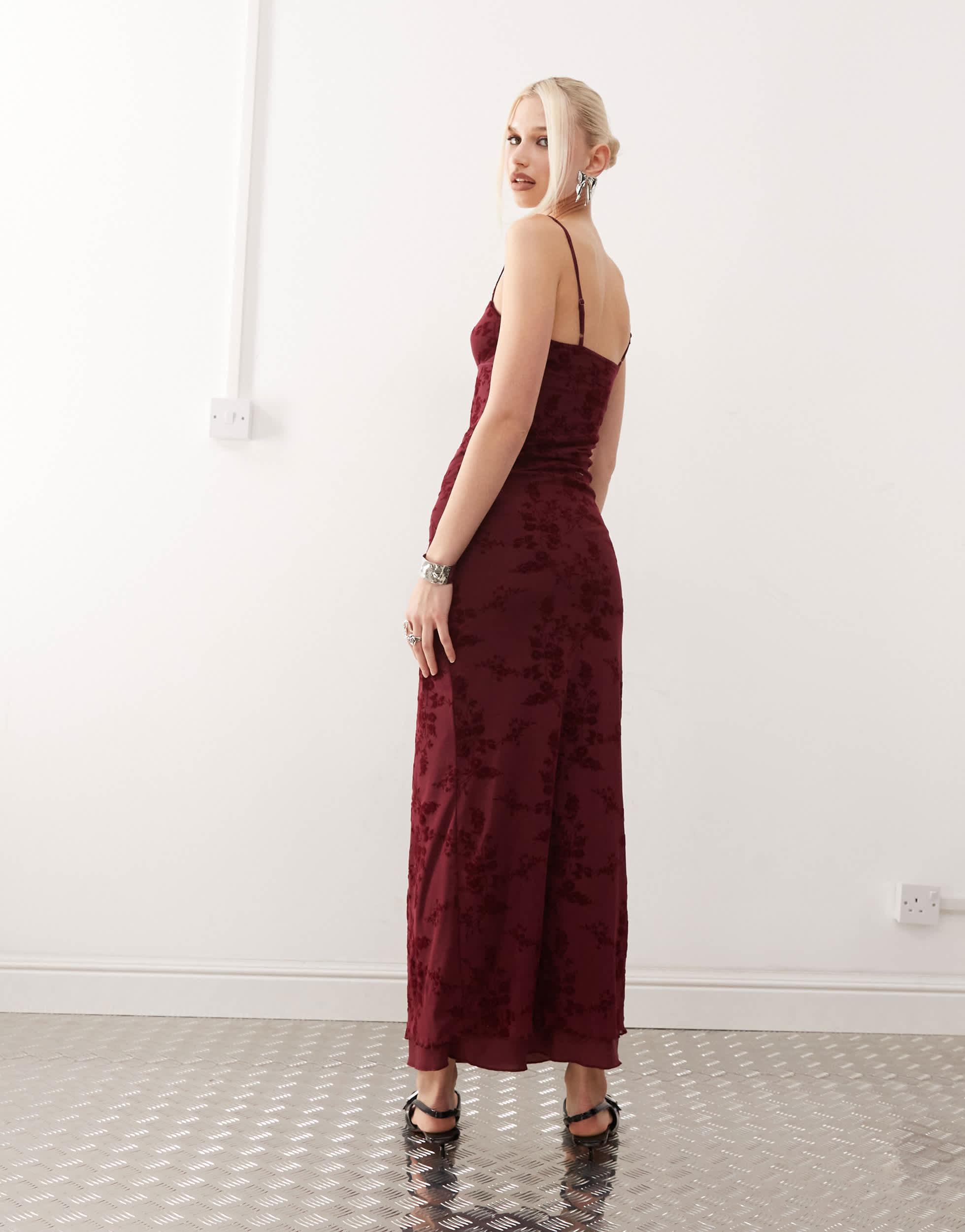 Motel darsih flocked floral maxi cami dress in burgundy