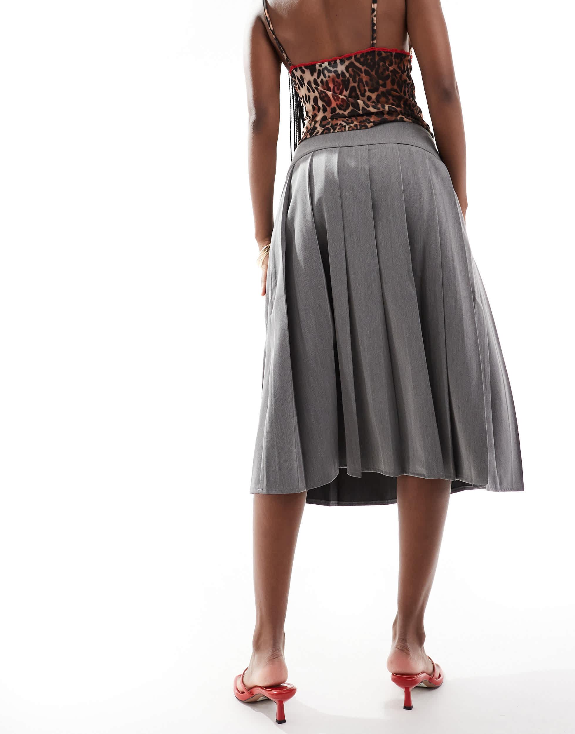 Motel trisma pleated midi skirt in gray