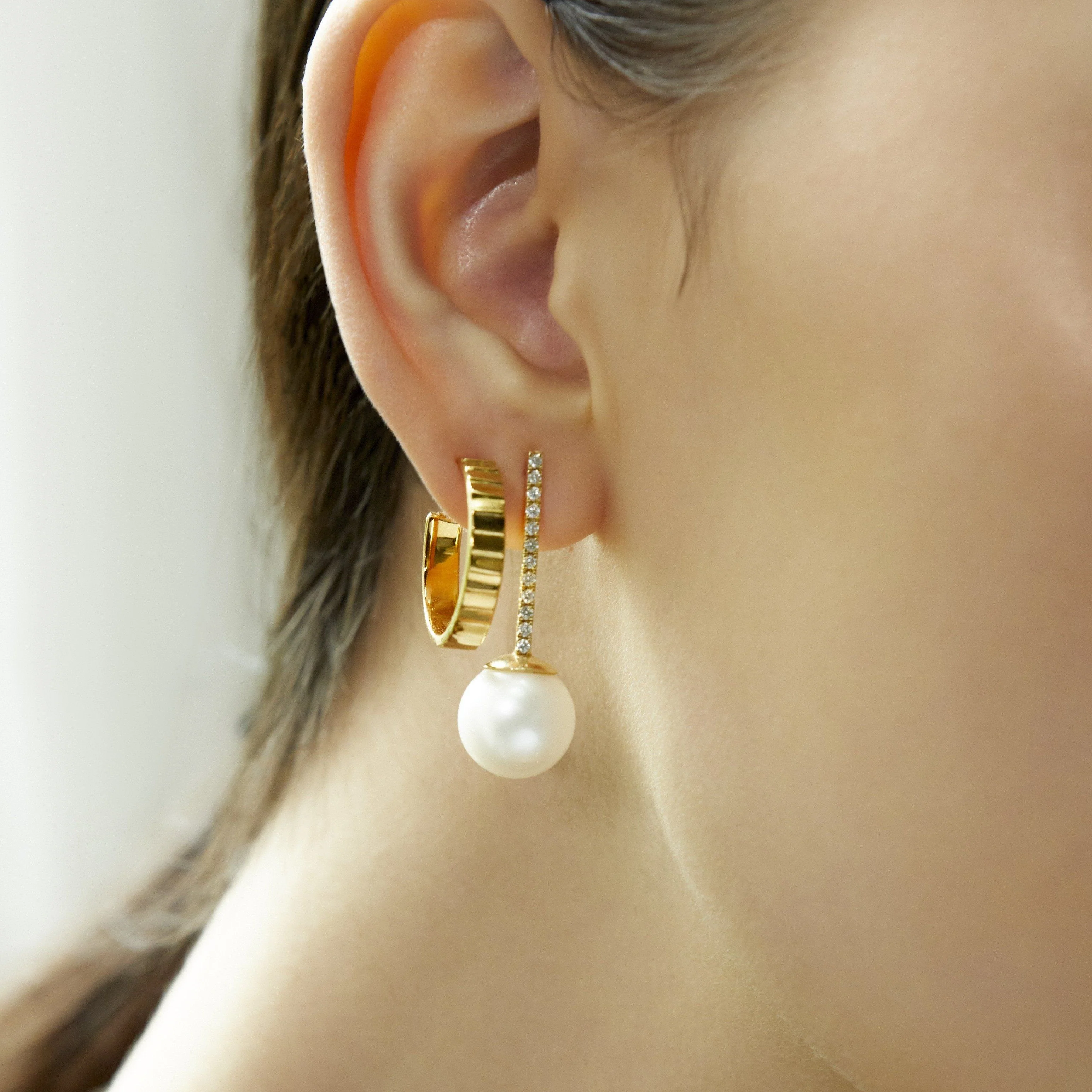 Proud Diamond Pearl Earrings