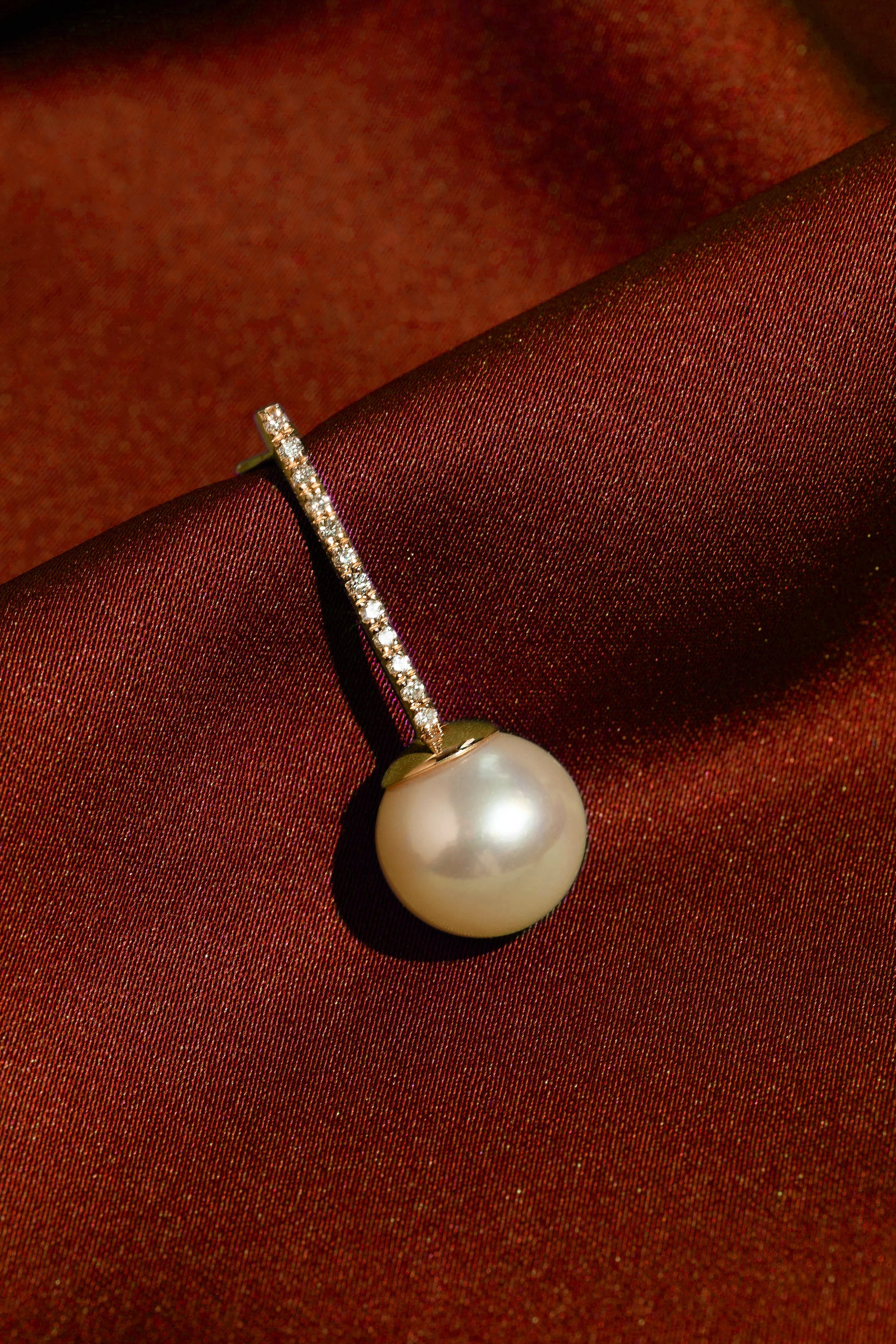 Proud Diamond Pearl Earrings