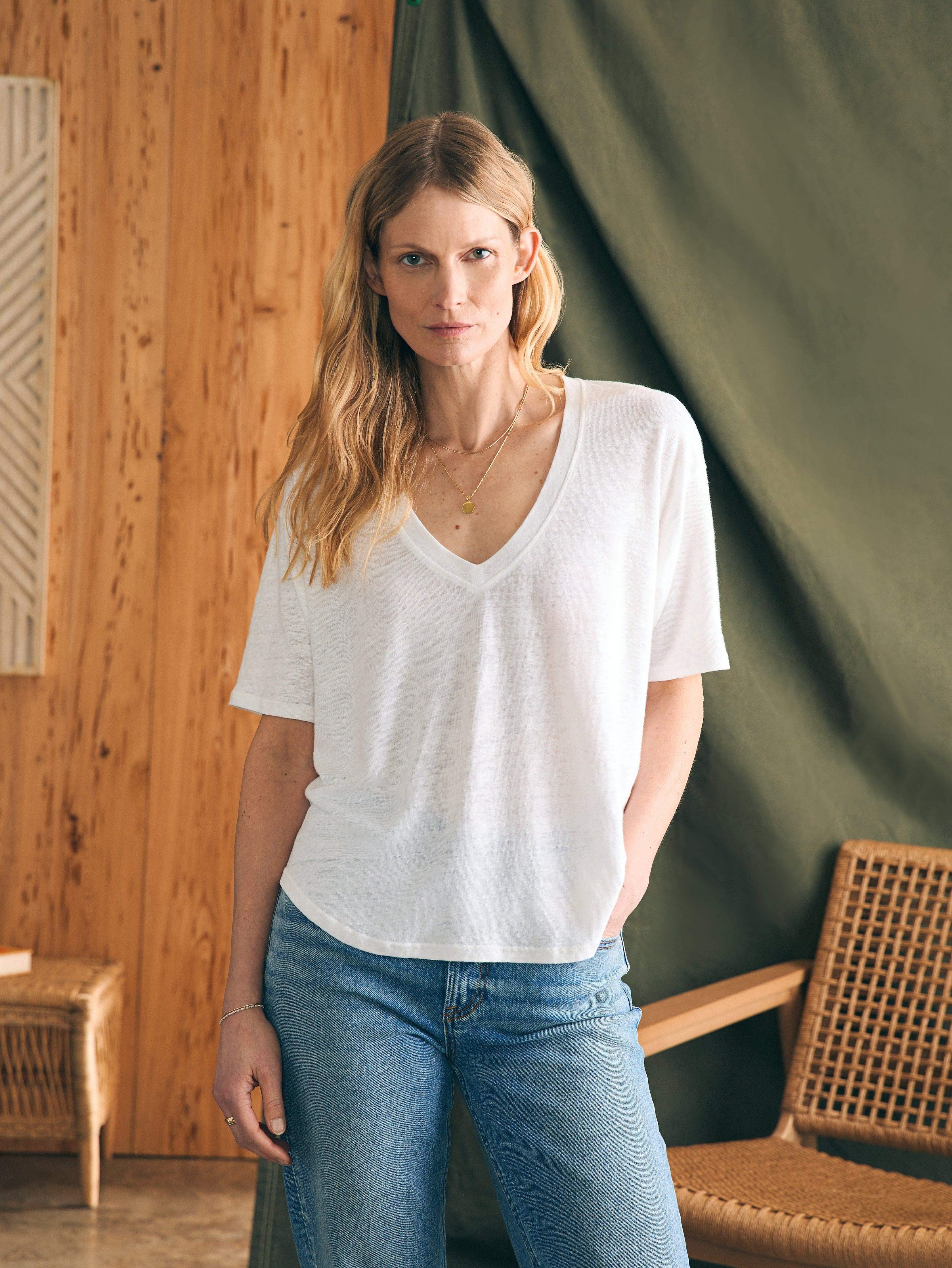 Oceanside Linen V-Neck Tee - White