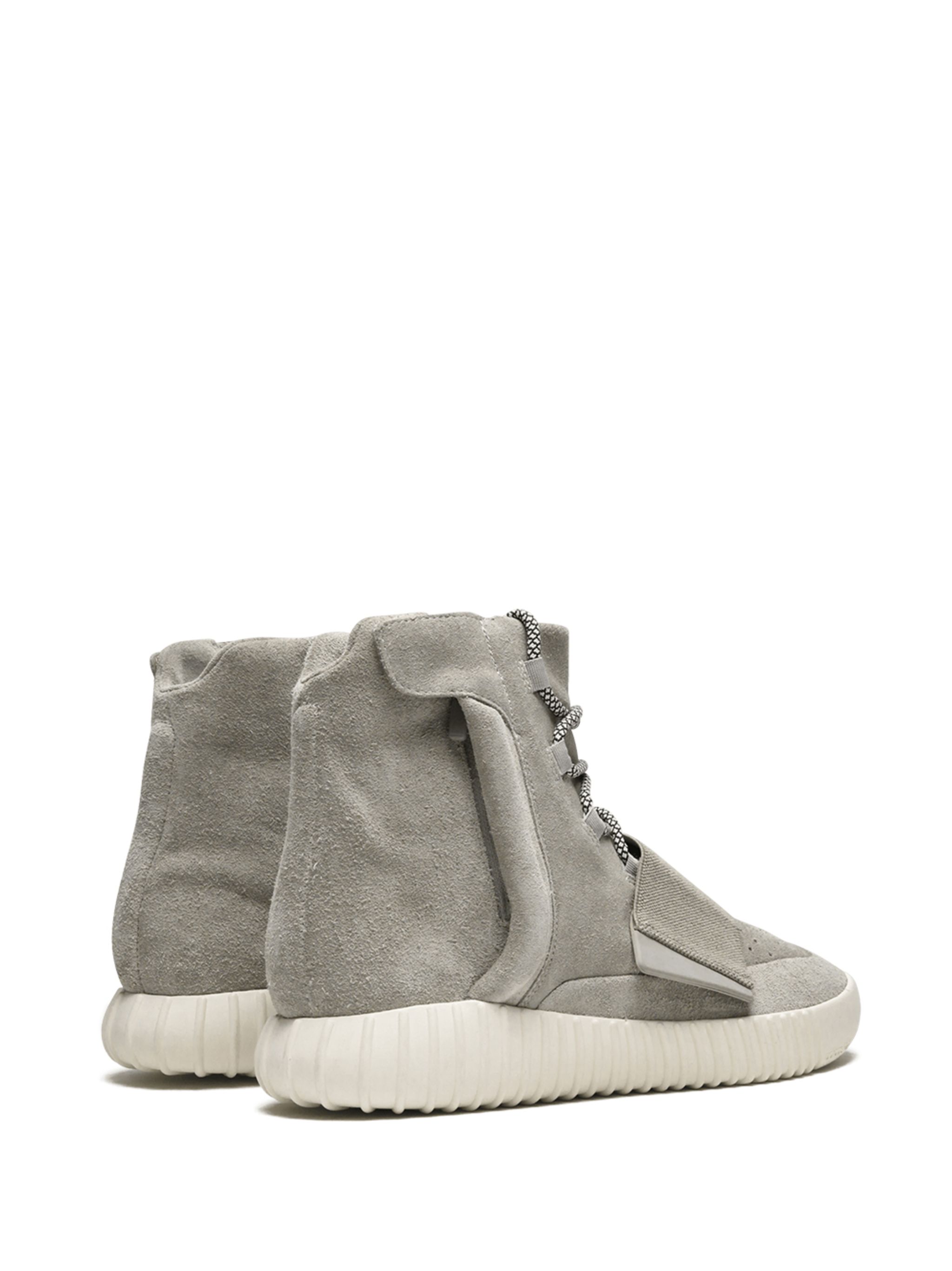 Yeezy 750 Boost sneakers