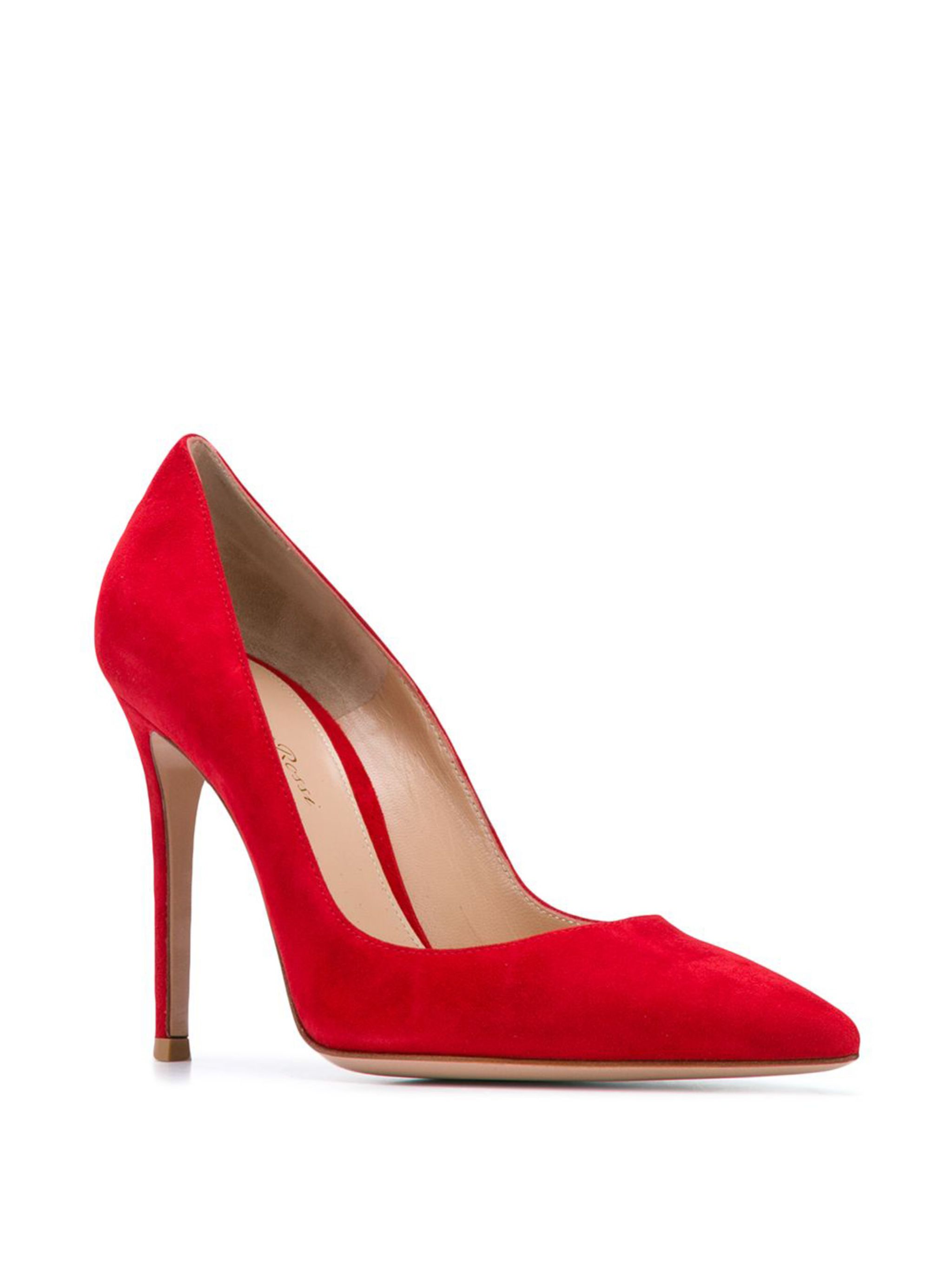 high-heeled pumps