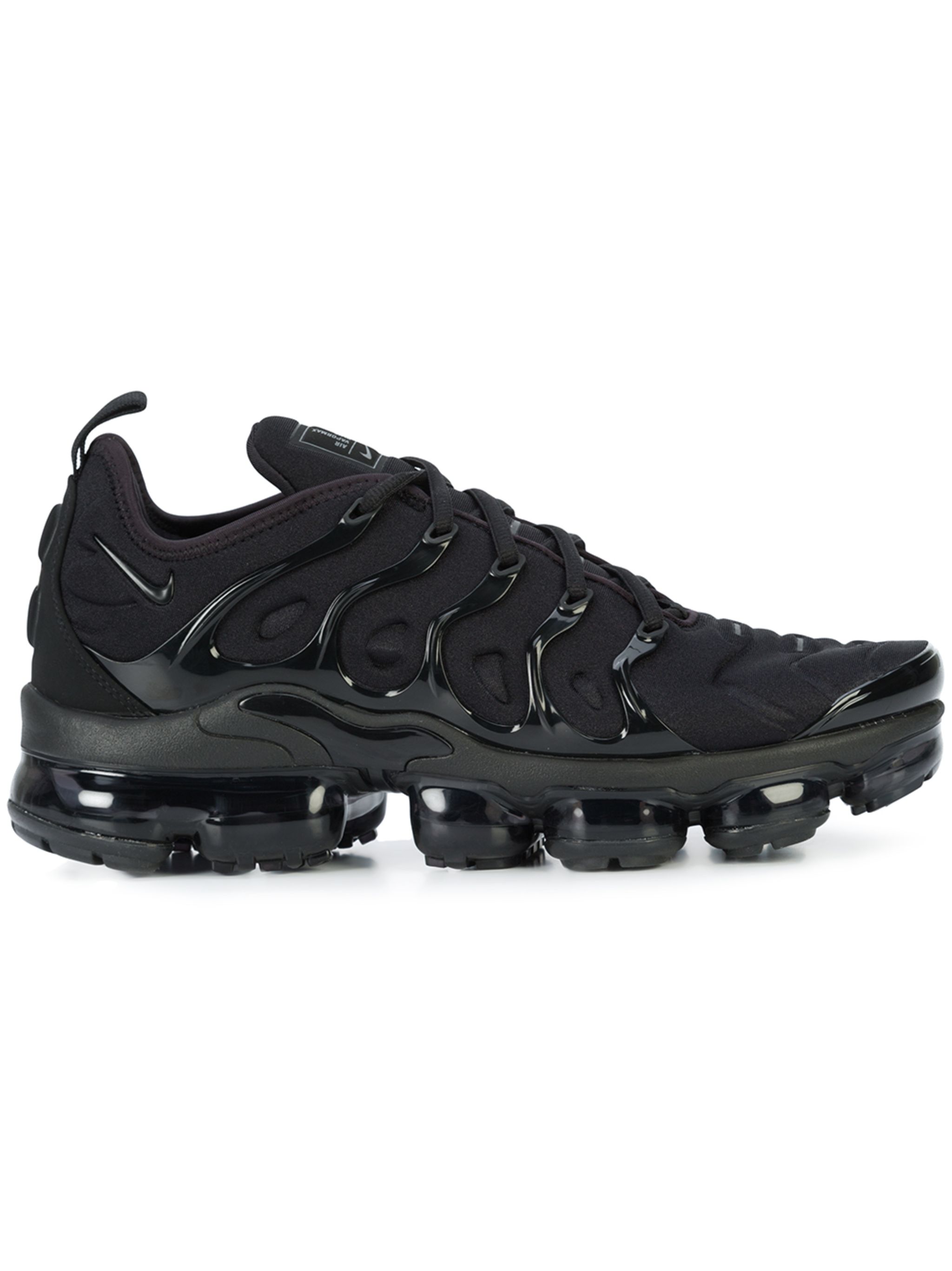 Air Vapormax Plus "Triple Black" sneakers