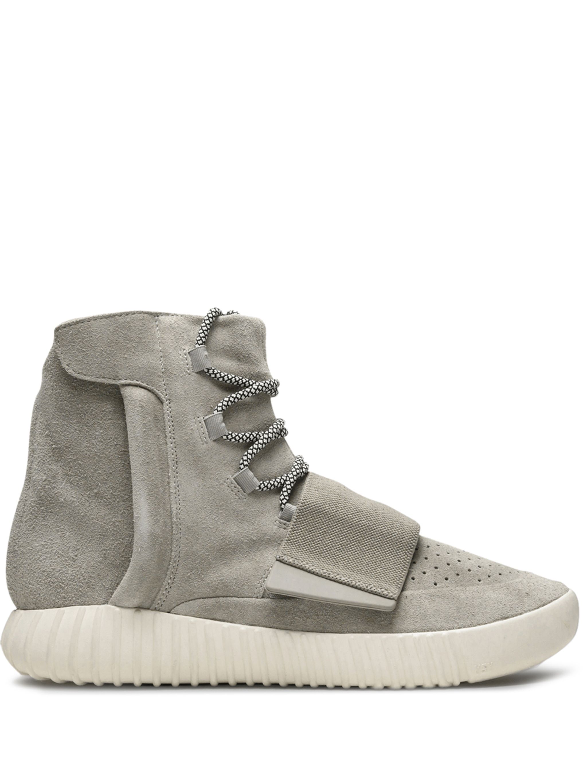 Yeezy 750 Boost sneakers