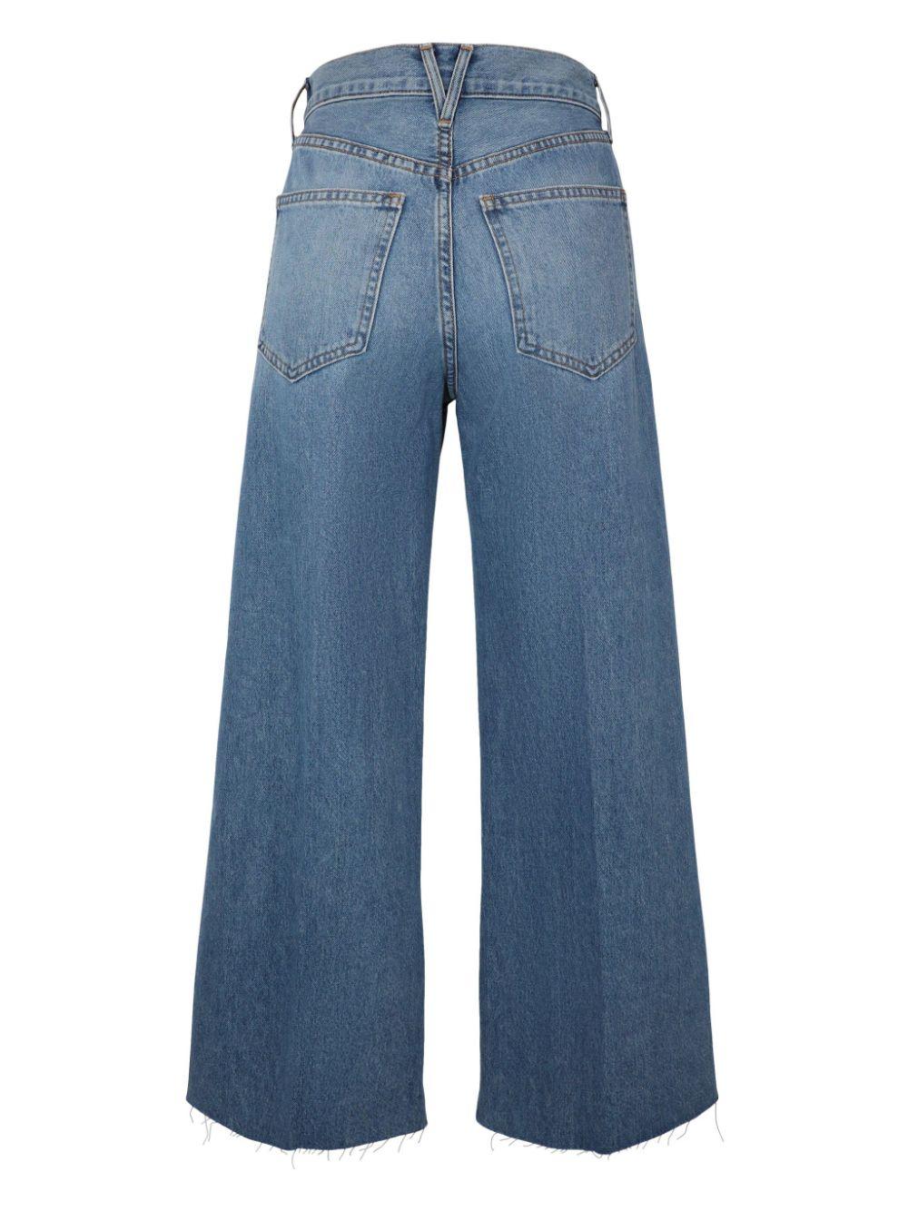 high-waisted cropped jeans