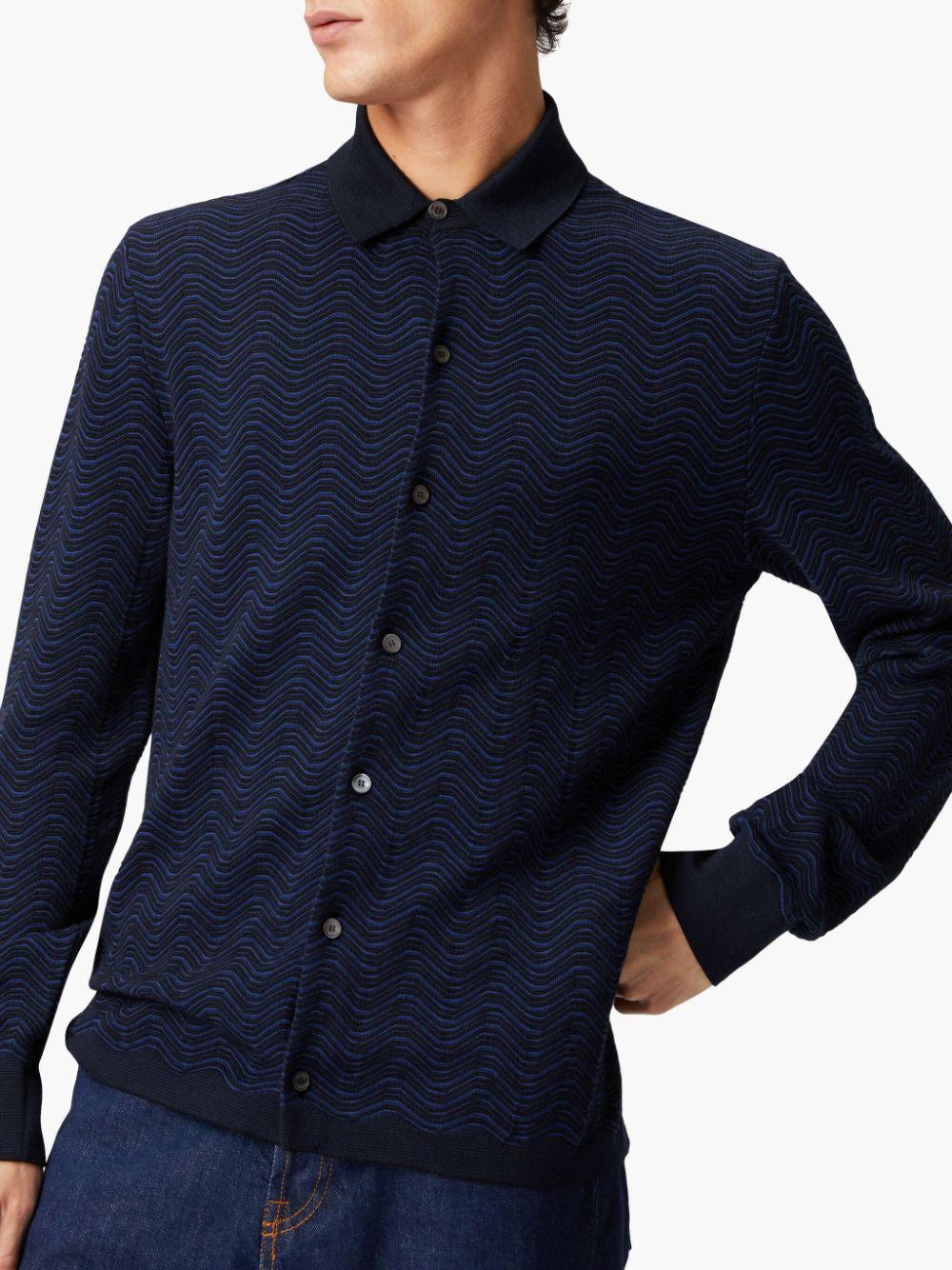 wave-pattern shirt