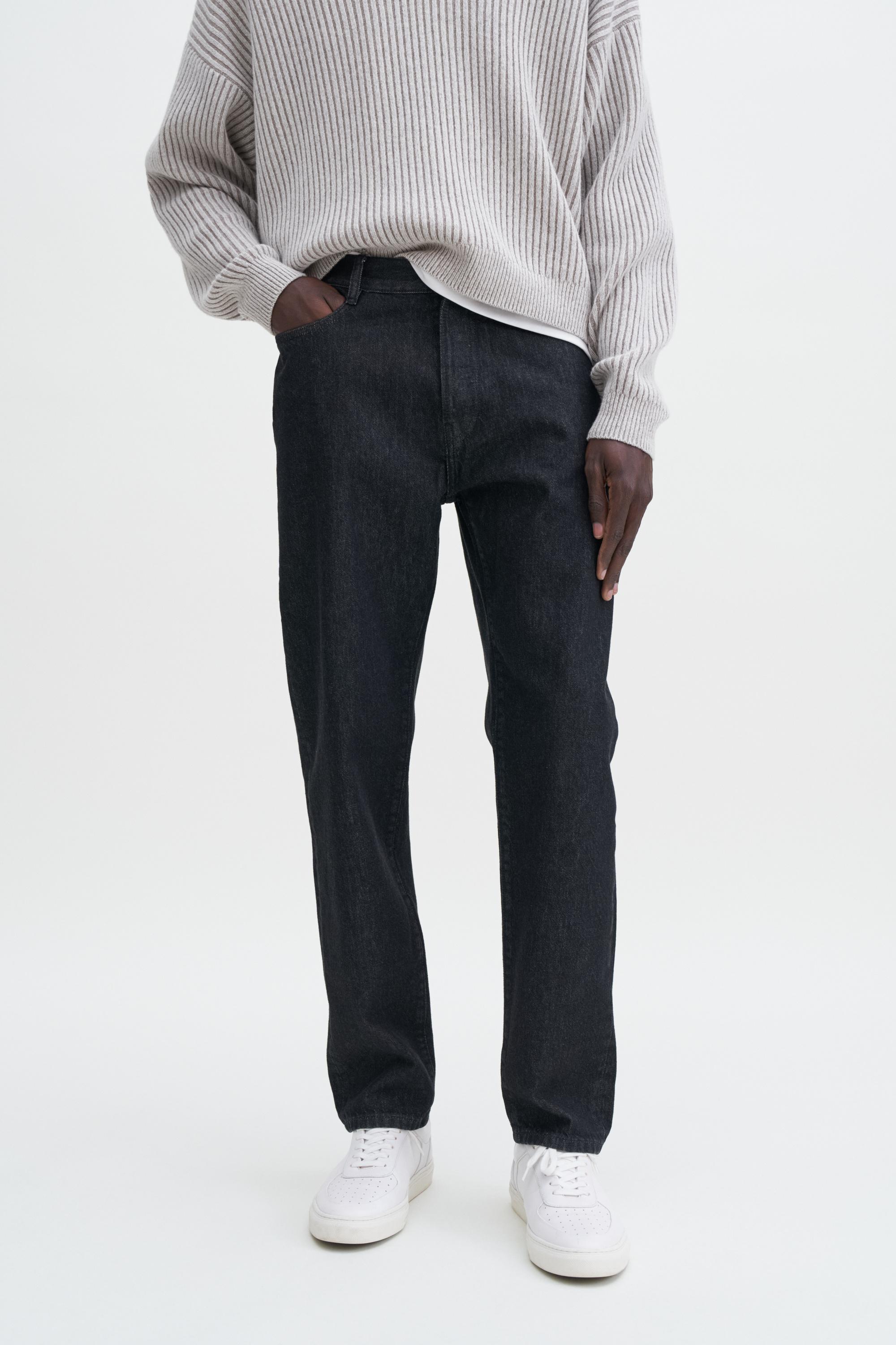 Tapered Cropped Jeans