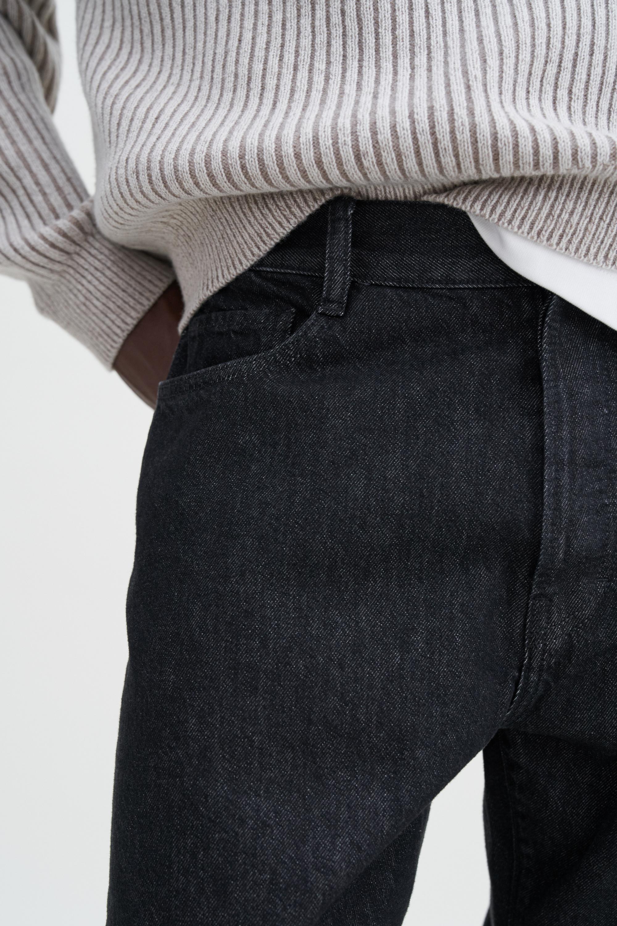 Tapered Cropped Jeans