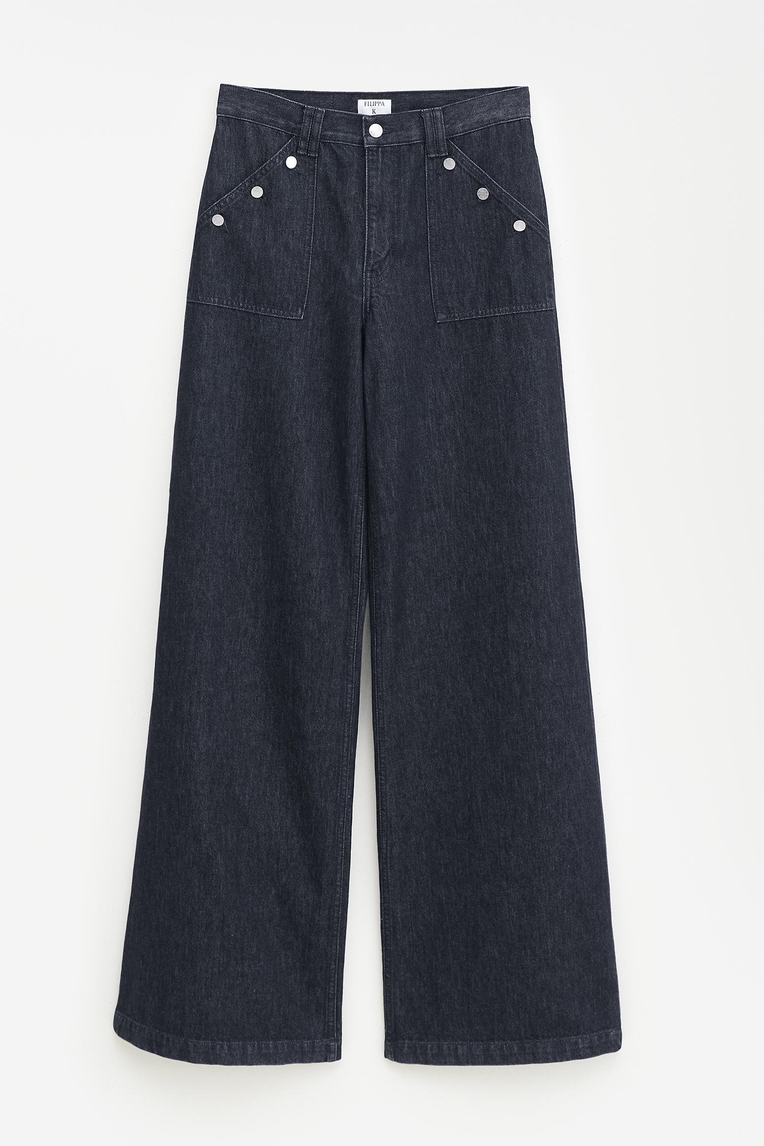 Loose Buttoned Jeans