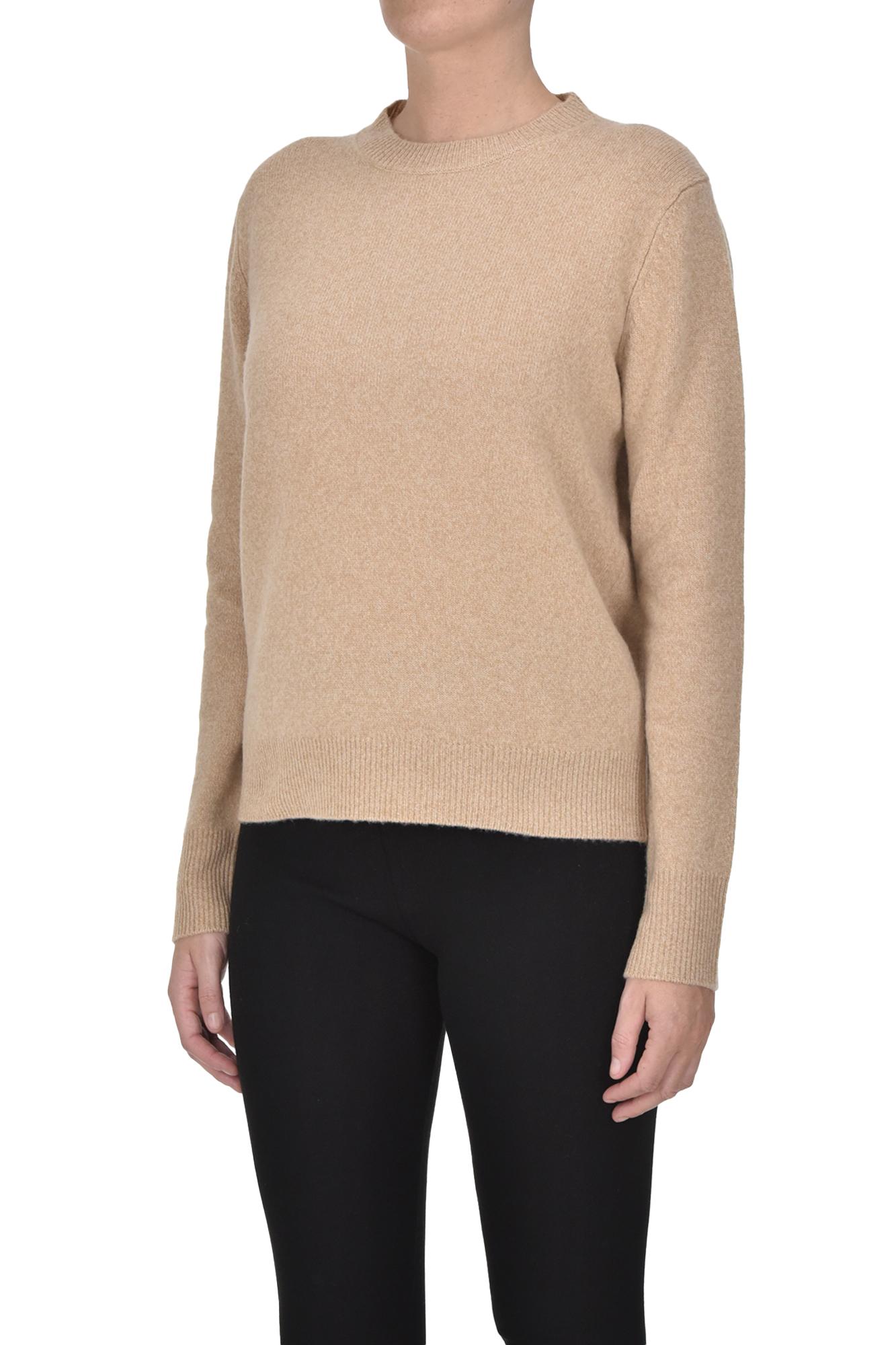 Wool pullover