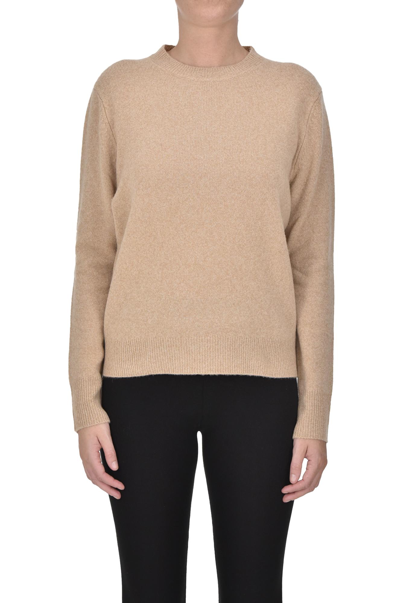 Wool pullover