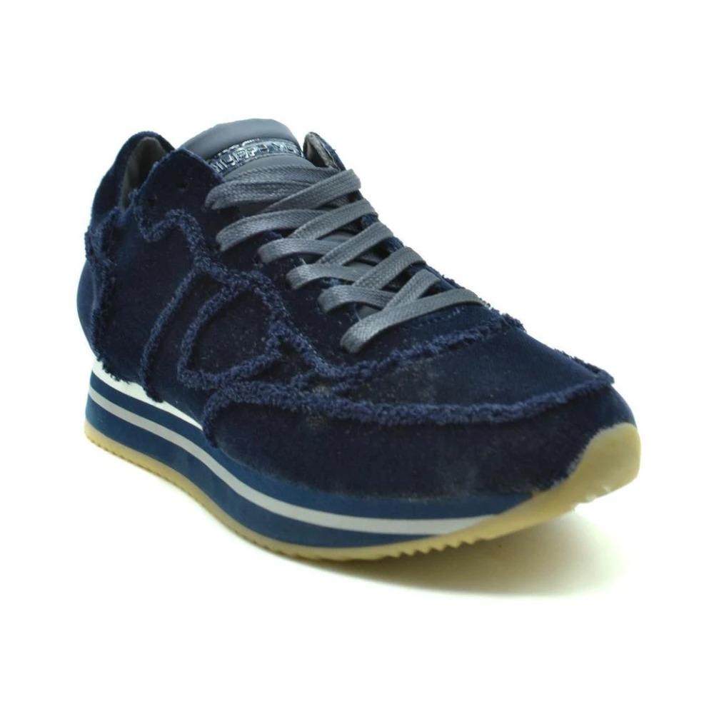 Low Top Navy Blue Sport Shoes