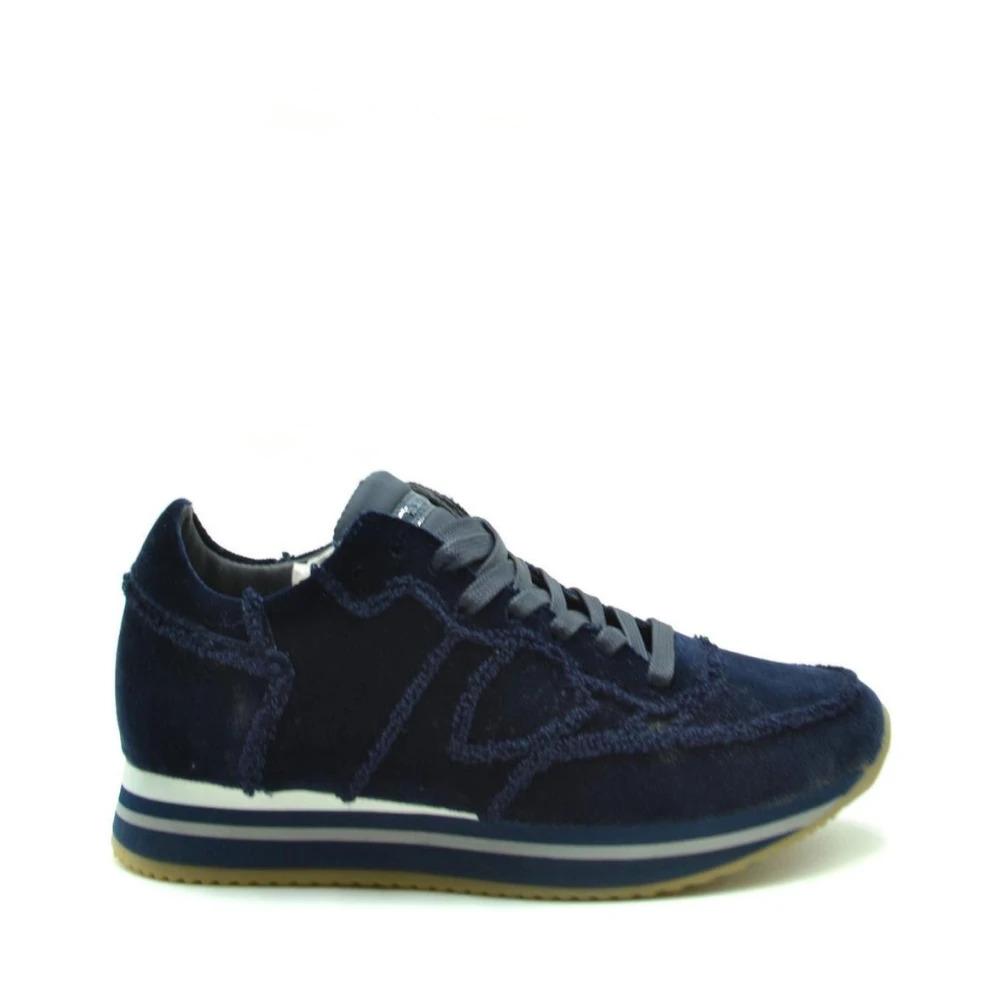 Low Top Navy Blue Sport Shoes