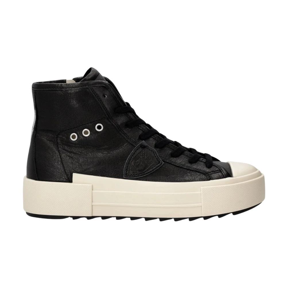 Black leather sneakers with rubber sole