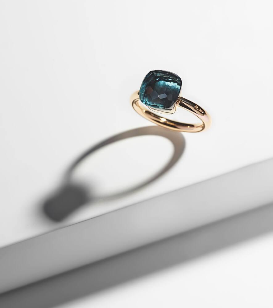 Nudo 18kt gold ring with London Blue topaz