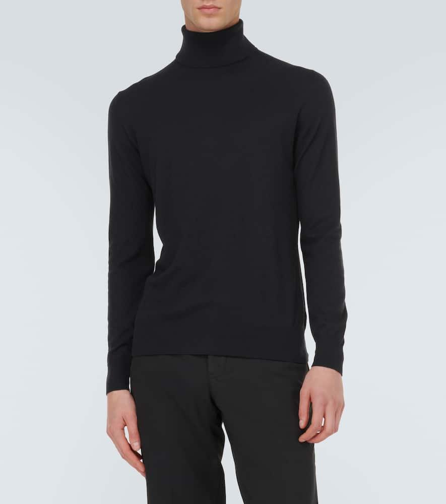 Turtleneck cashmere sweater