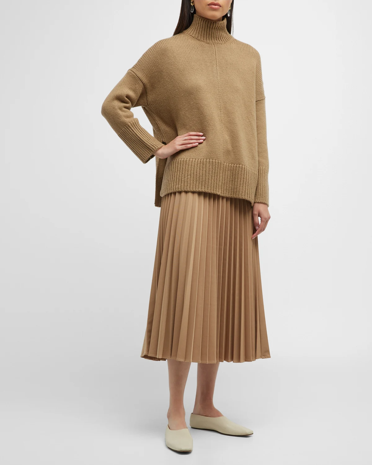 Trapeze Wool-Cashmere Turtleneck Sweater