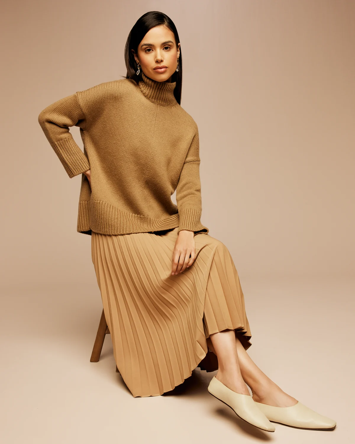 Trapeze Wool-Cashmere Turtleneck Sweater