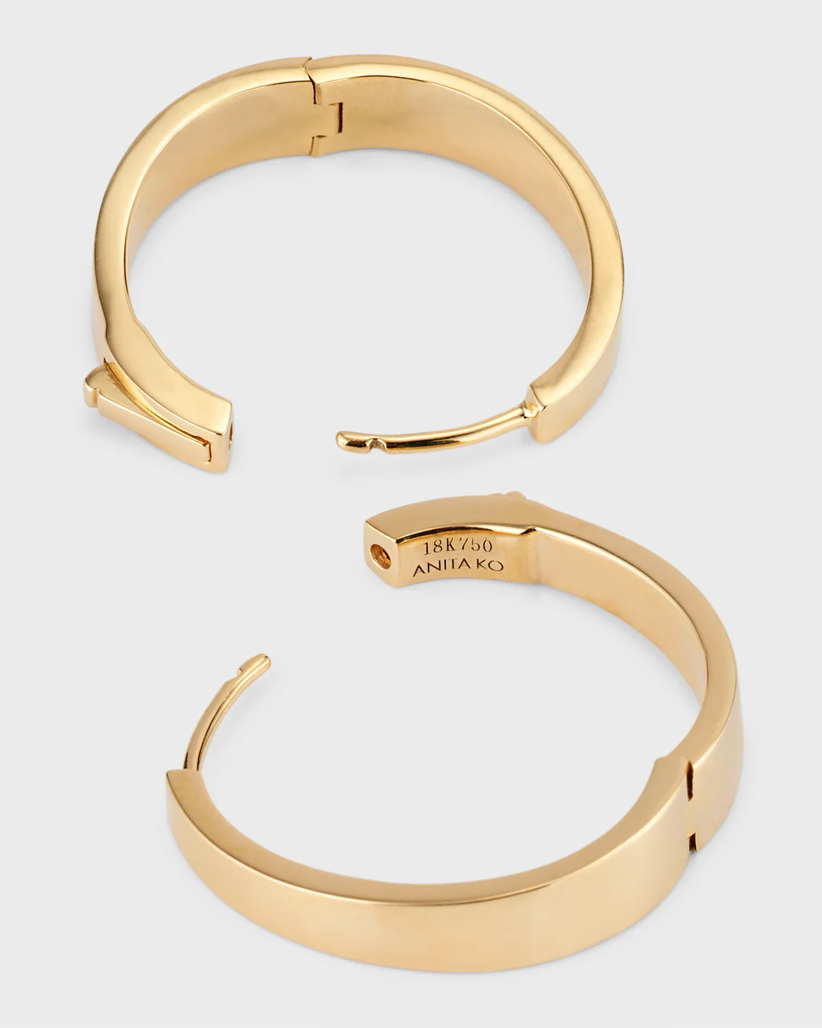 Plain Meryl Hoop Earrings in Yellow Gold