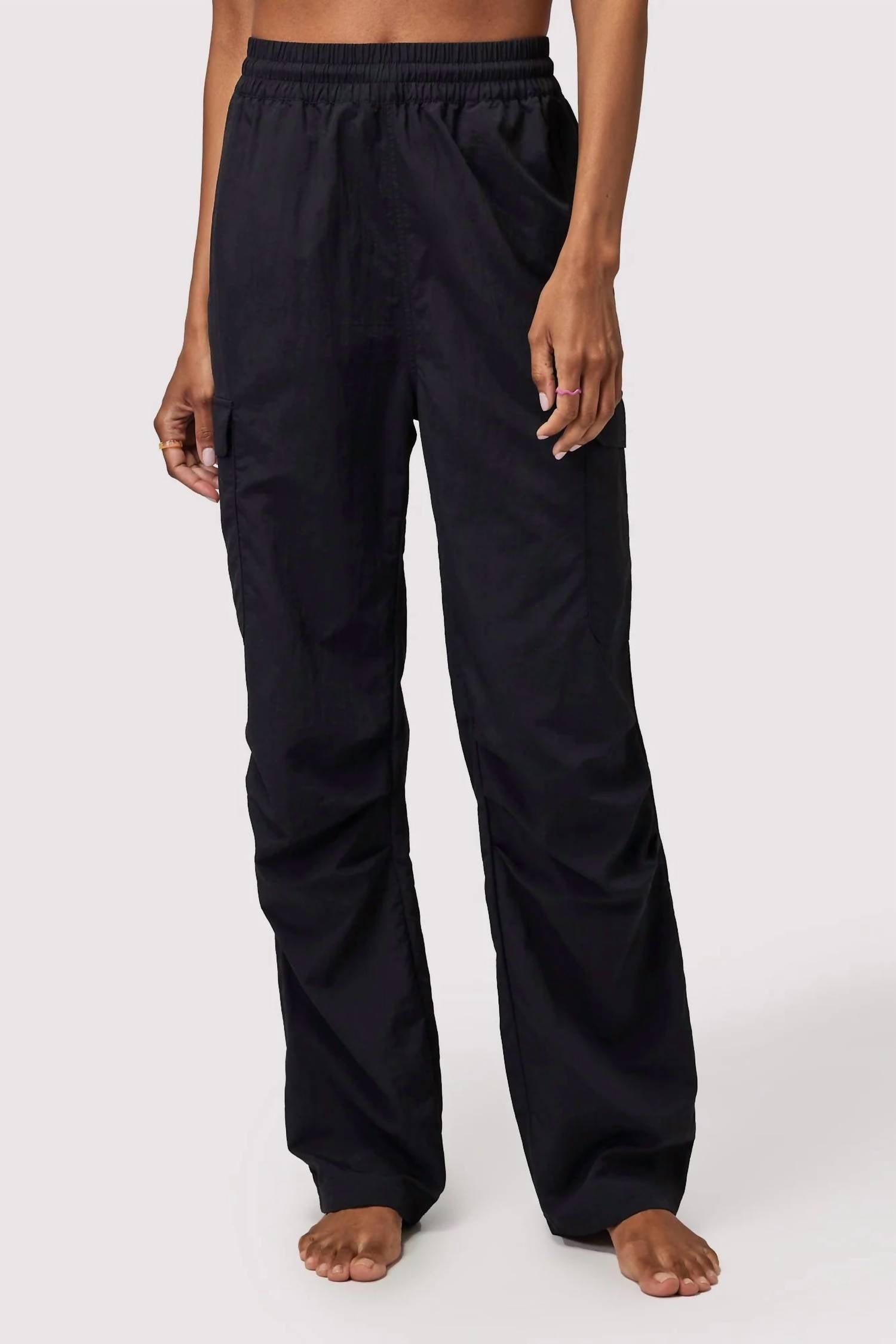 journey cargo pants in black