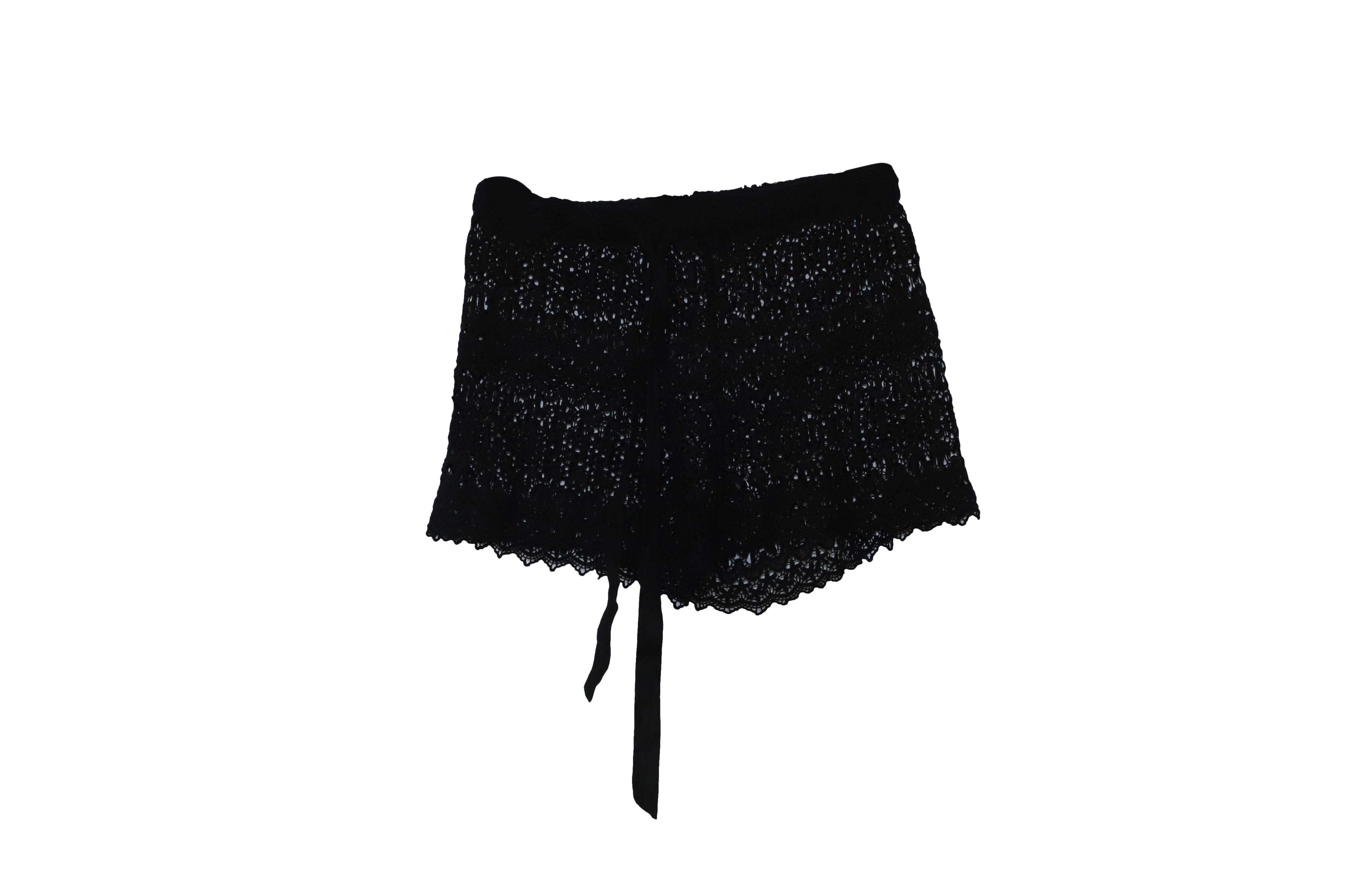 crochet lace shorts in black cotton