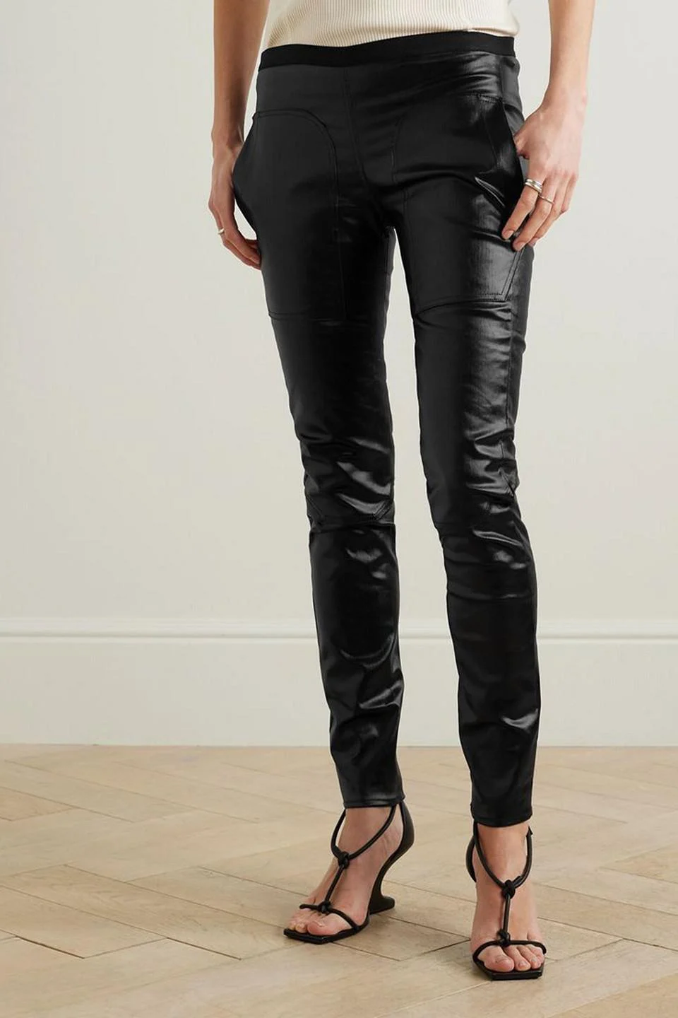 Coated low-rise skinny jeans