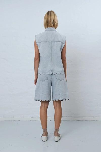 Scallop Edge Vest