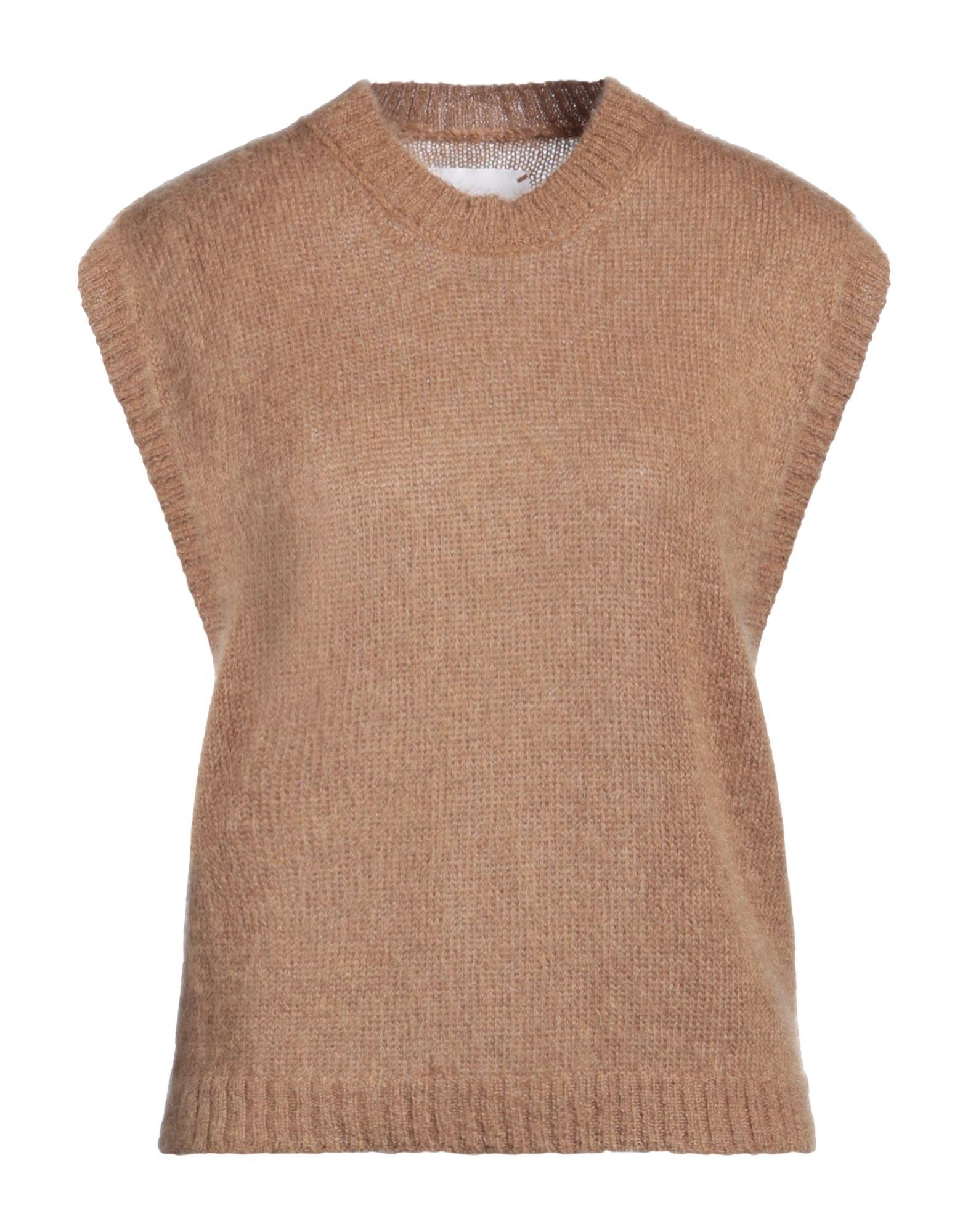 Sleeveless sweater