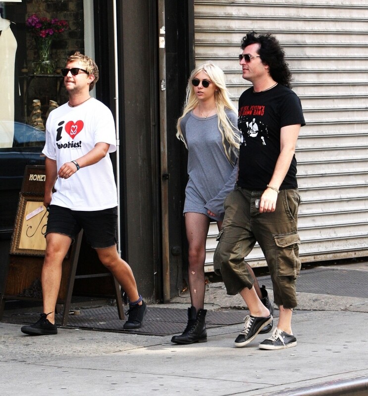 Taylor Momsen Arriving at BBC Radio 1 on June 12, 2014