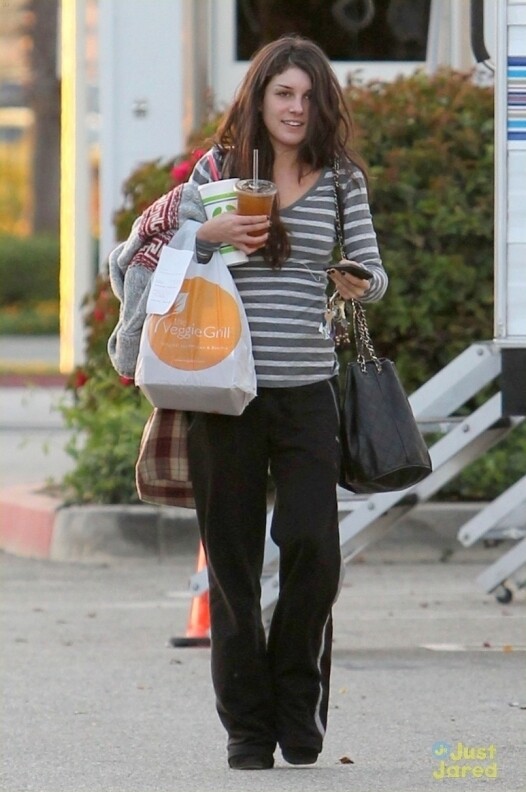 Shenae Grimes 90210 Set February 4, 2013