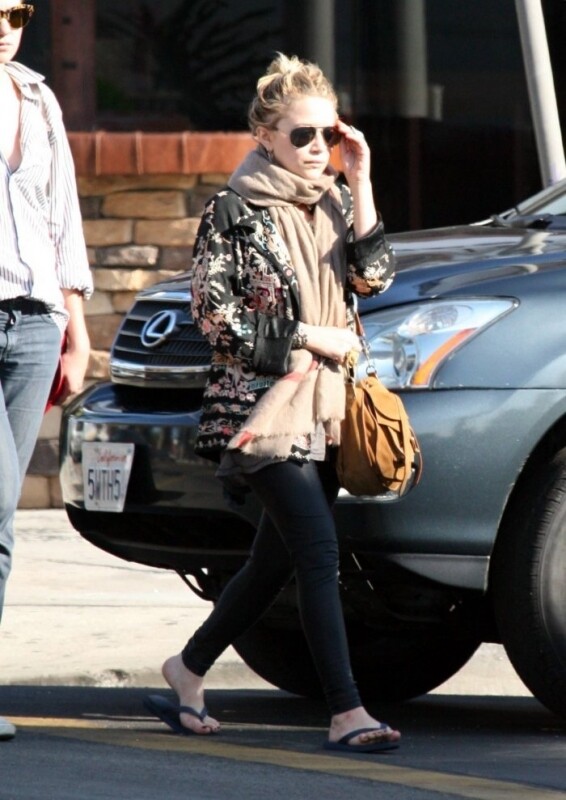 Ashley Olsen Out of An Office Building in New York November 3, 2011